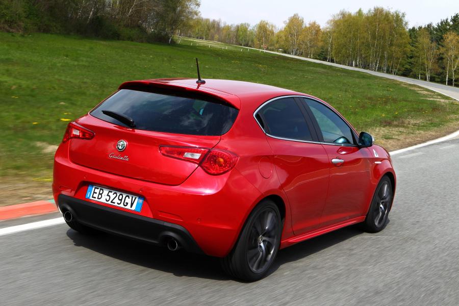  Alfa Romeo Giulietta Quadrifoglio Verde (940) 2010 года  (фото 13 из 48)